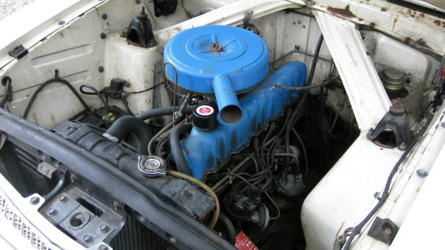 1962-ford-falcon-engine