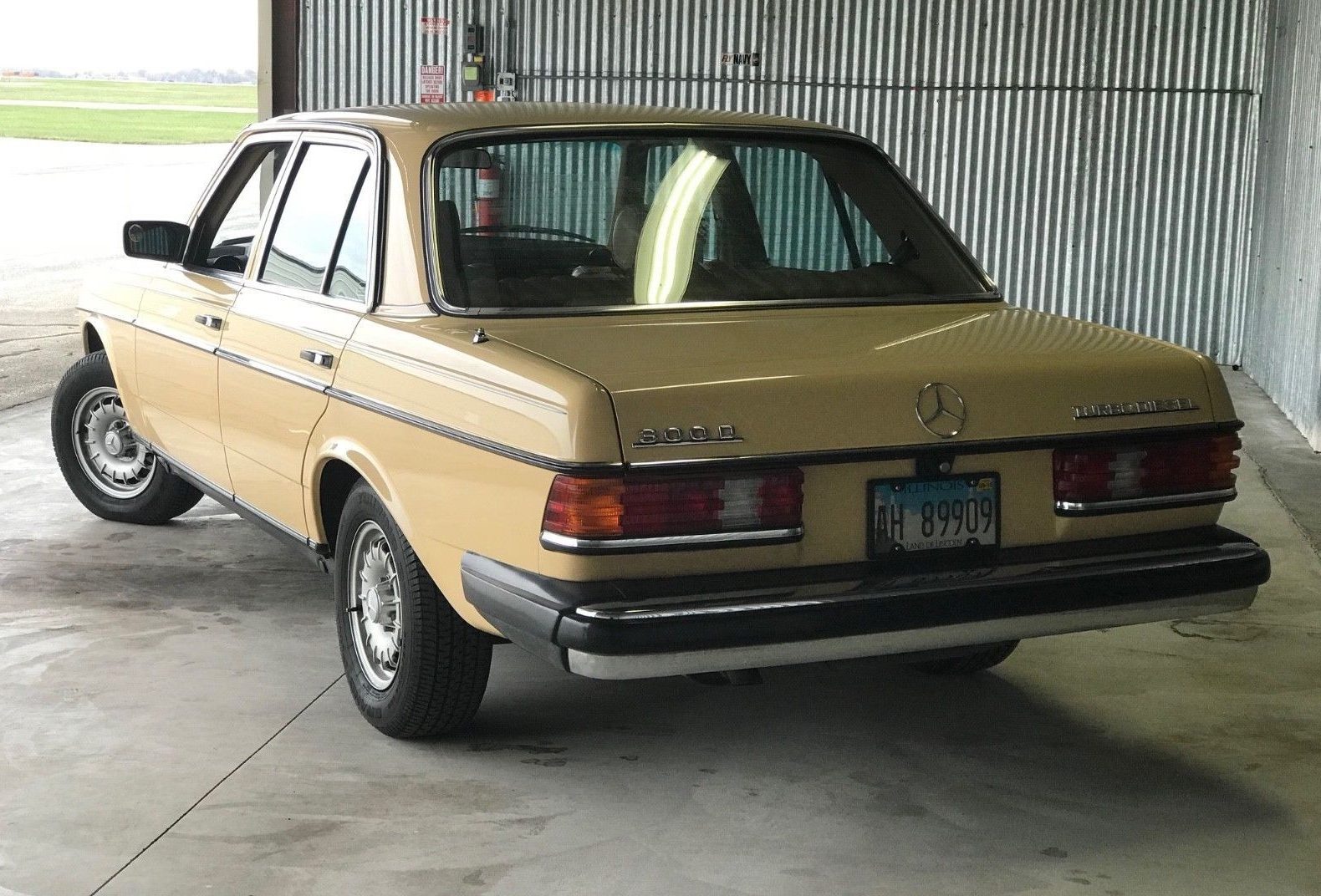 Merc W123 Rear Barn Finds