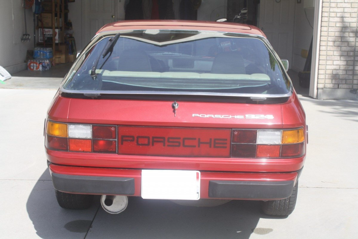 924 Rear Barn Finds