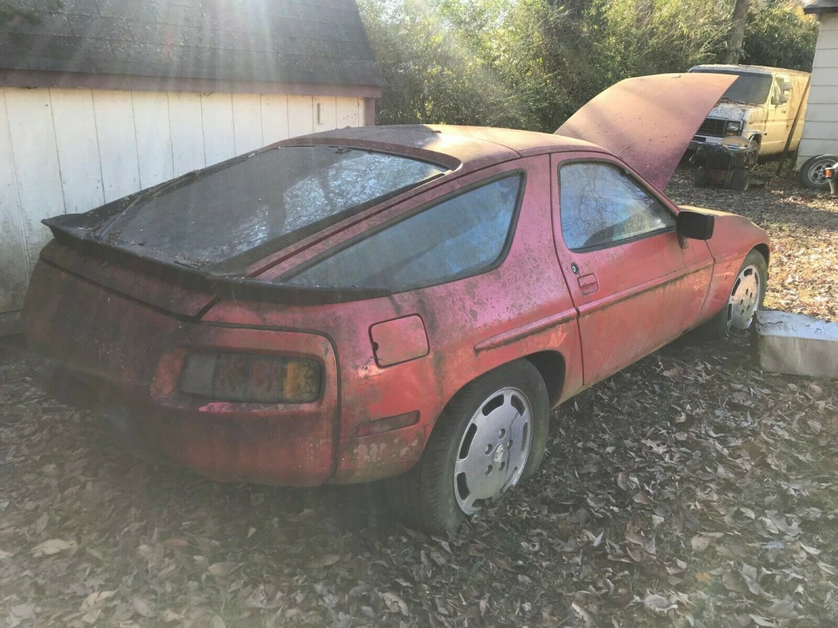 928 Rear Barn Finds