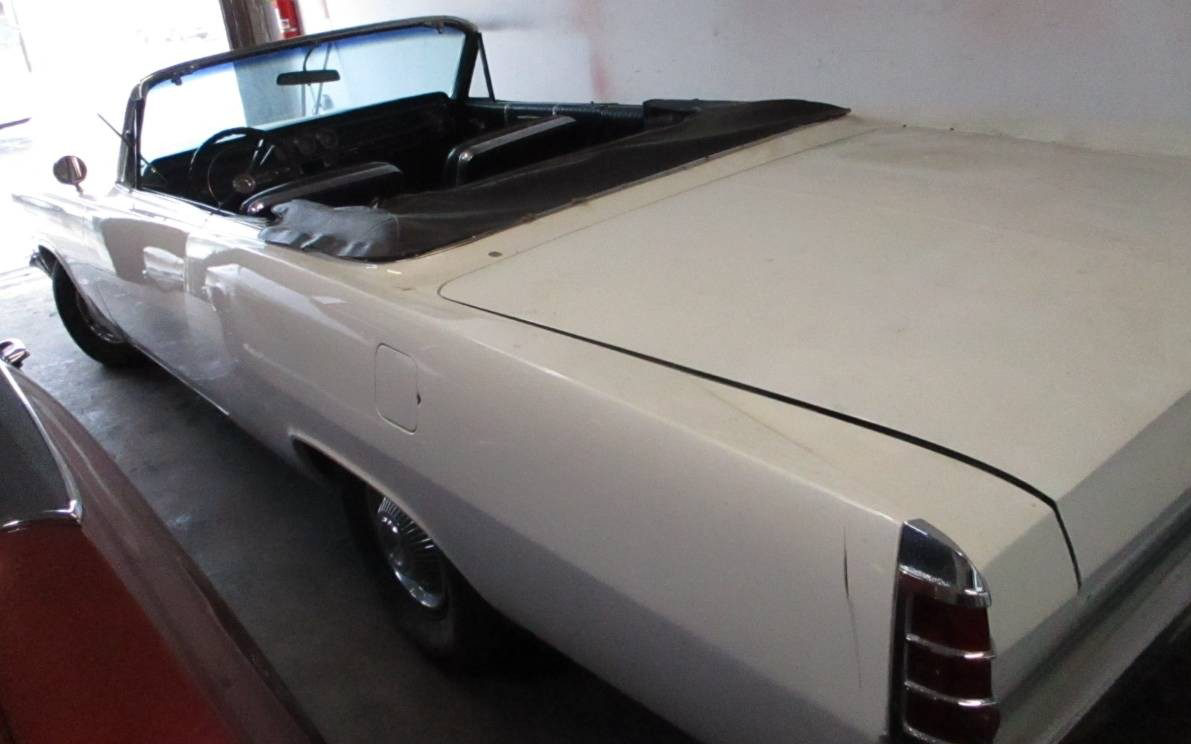 Bonneville Rear Left Barn Finds