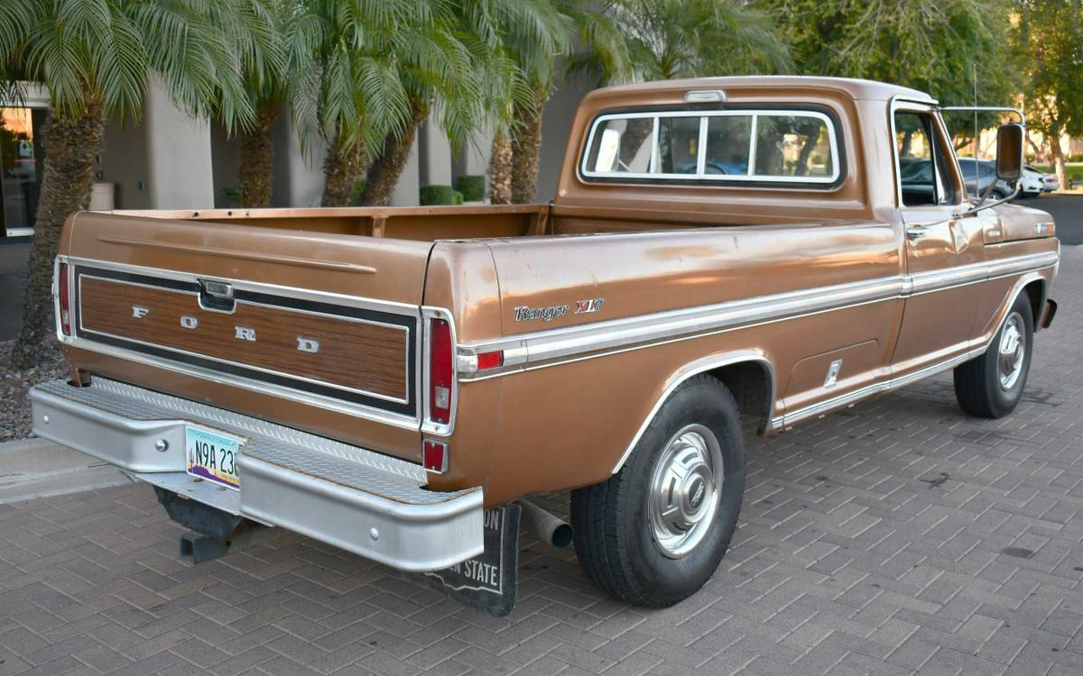 030622 1972 Ford F250 Camper Special 3 Barn Finds