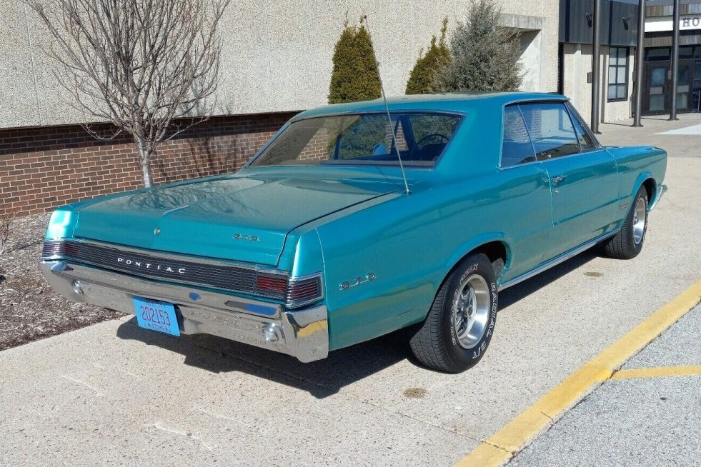 1965 Pontiac GTO 5 Barn Finds