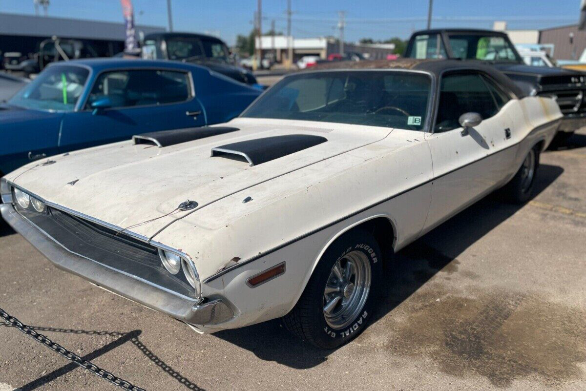 1970 Dodge Challenger 2 Barn Finds