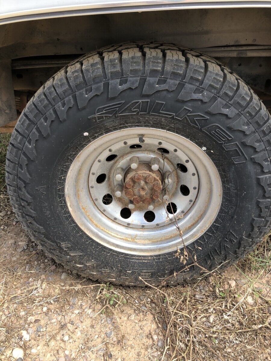 1982 Chevrolet Suburban 36 Barn Finds