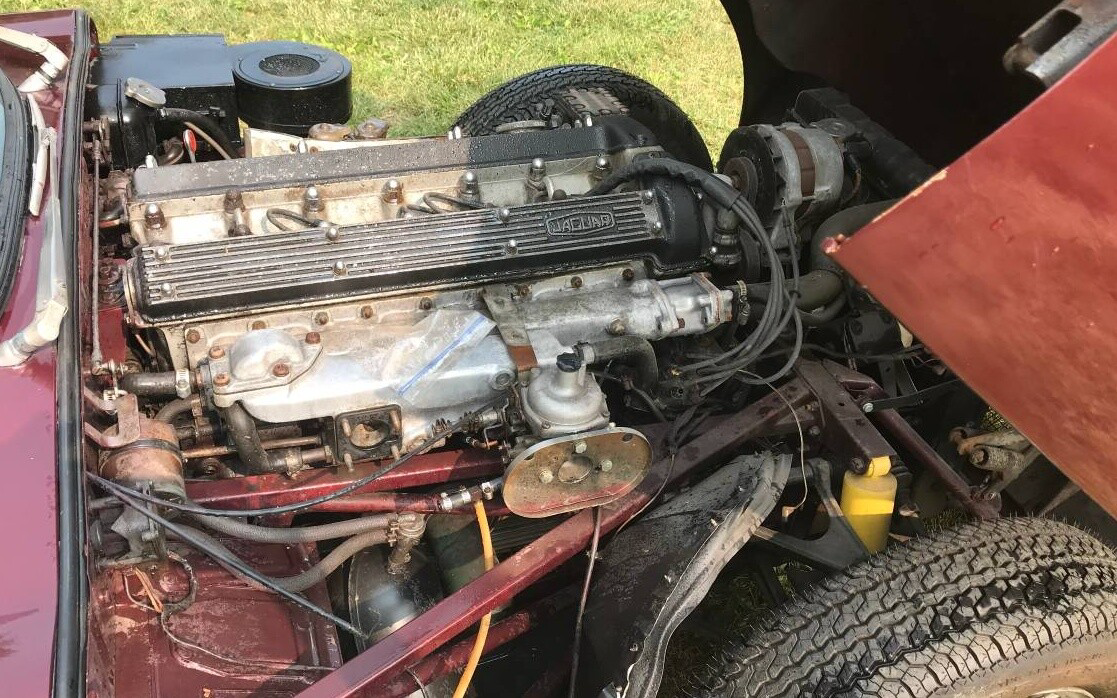 1969 Jaguar XKE 2 2 Engine Compartment Barn Finds