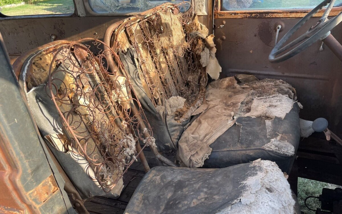 1946 Chevrolet Suburban Inside Barn Finds