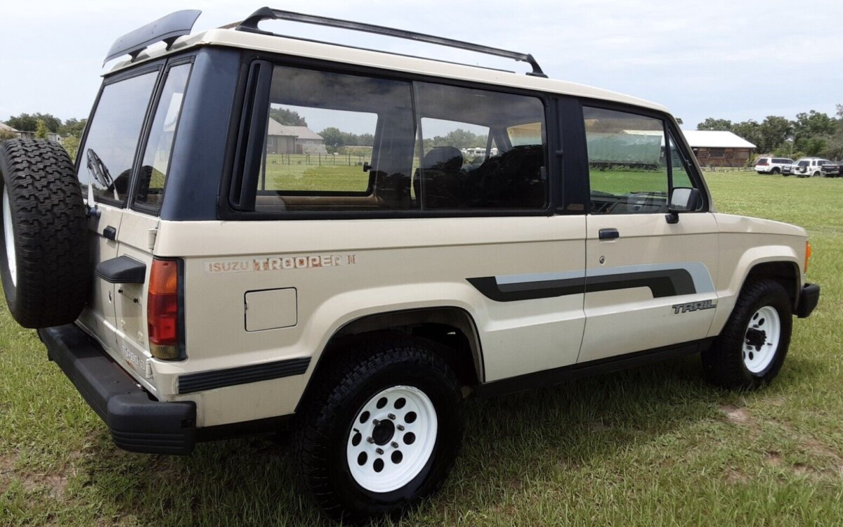 Isuzu Trooper Rear Barn Finds