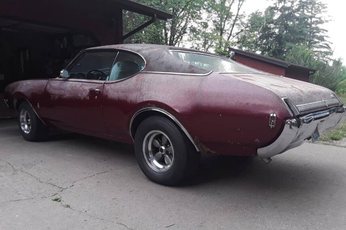 Oldsmobile Cutlass S Barn Finds