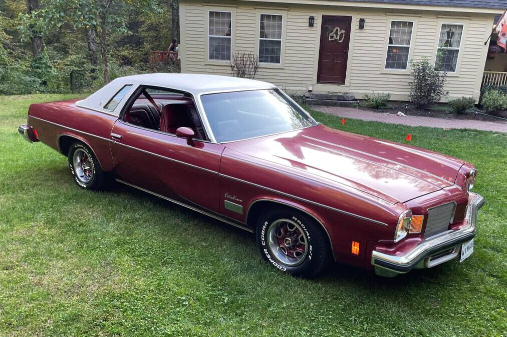 Oldsmobile Cutlass Supreme Barn Finds