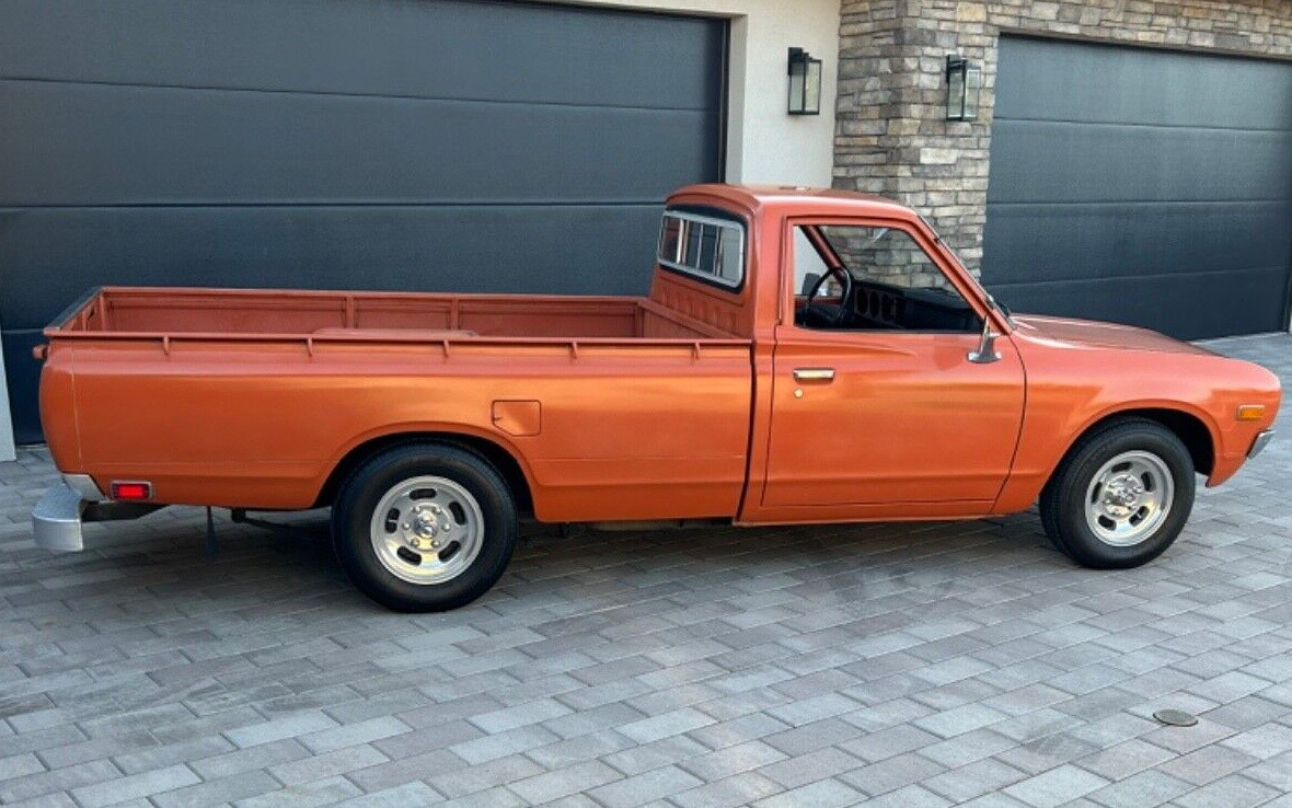 1976 Datsun 620 Pickup Side Barn Finds