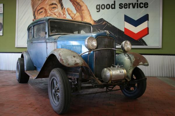 1932 Ford Victoria Front Corner