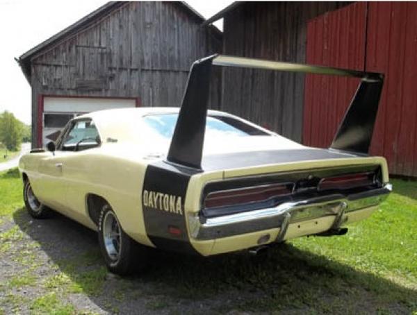Big Bird 1969 Dodge Charger Daytona Barn Finds