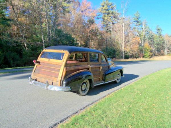 1947-pontiac-streamliner-woody-wagon-rear