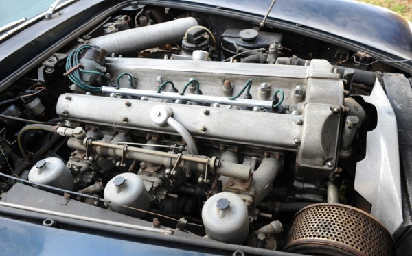 1964-aston-martin-db5-engine