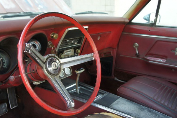 1967-camaro-rs-garage-find-interior