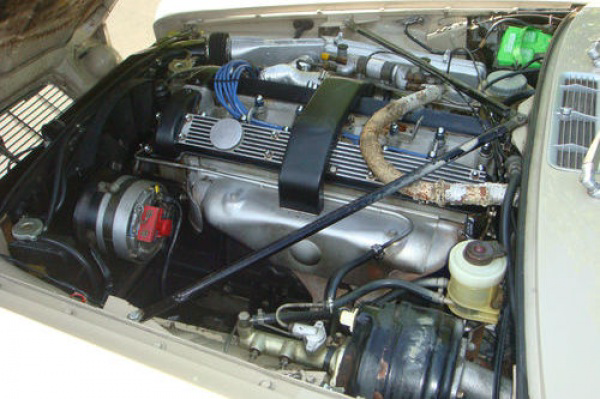 1971-Jaguar-XJ-engine