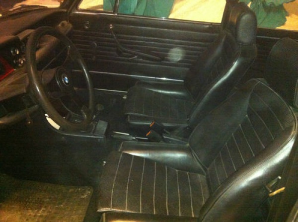 1975-BMW-2002-Turbo-interior