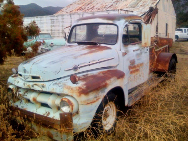 barn-find-1952-ford-f2-tow-truck