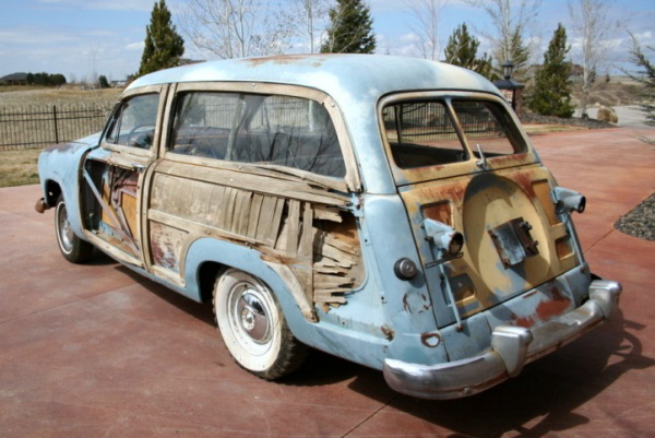 barn-wood-1951-ford-country-squire-rear-corner