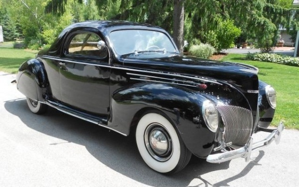 1939-Lincoln-Zephyr-V-12-Coupe