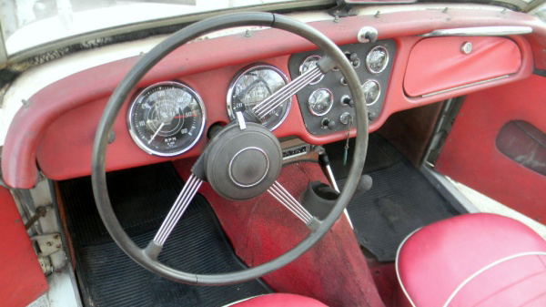 proper-patina-1960-triumph-tr3-interior