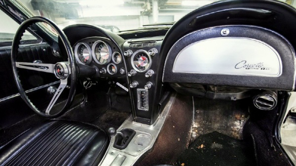 rare-or-not-1963-corvette-interior
