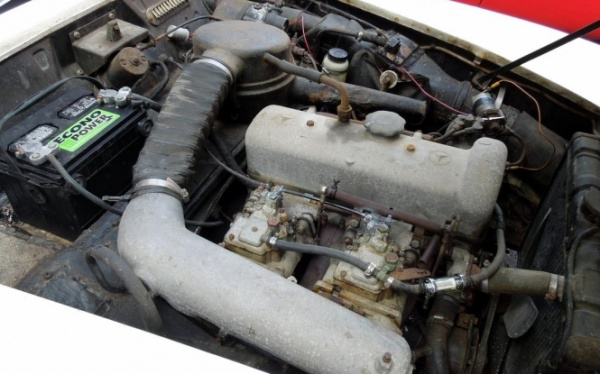 1958-Mercedes-190SL-engine
