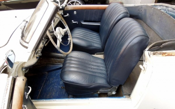 1958-Mercedes-190SL-interior