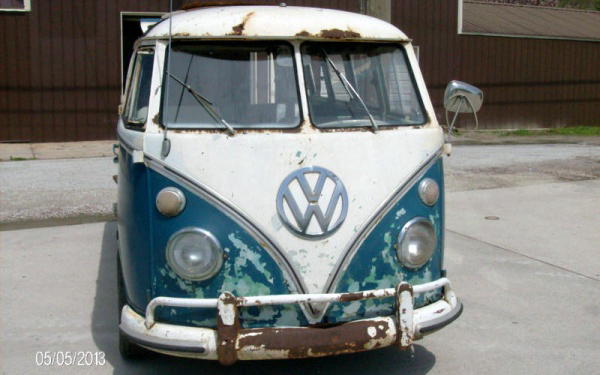 barn-samba-1967-volkswagen-bus-front-end