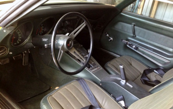 big-block-1969-corvette-stingray-interior