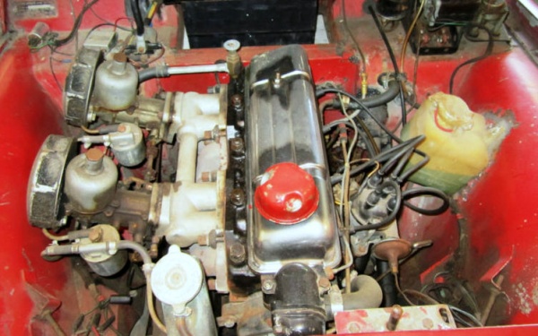 garaged-1961-triumph-tr3a-engine