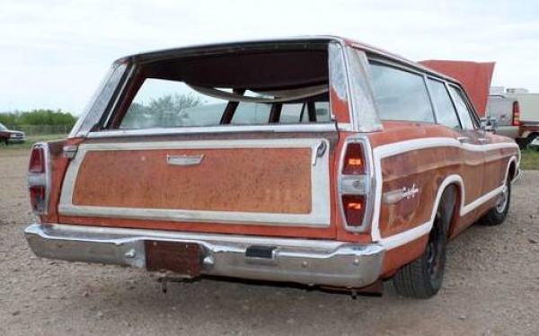 patinated-1968-ford-ltd-country-squire-rear-corner