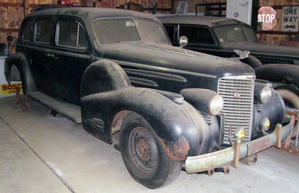 1938-Cadillac-V16