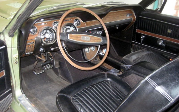 1968-Shelby-GT500KR-interior