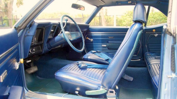 pampered-1969-chevy-camaro-interio