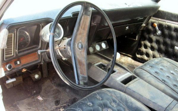 rusty-pony-1969-chevy-camaro-z28-interior