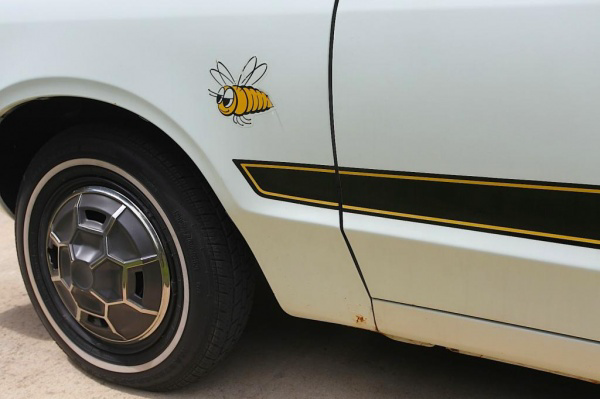honey-bee-decals-and-hub-caps