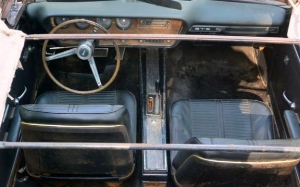 1966-pontiac-gto-interior