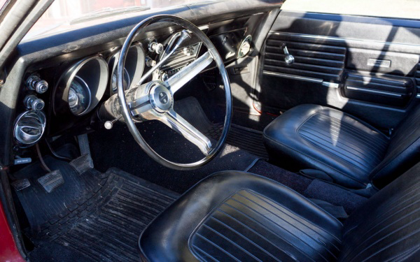 prize-1968-camaro-interior