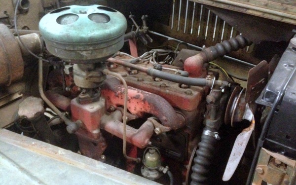 1957-volvo-sugga-motor
