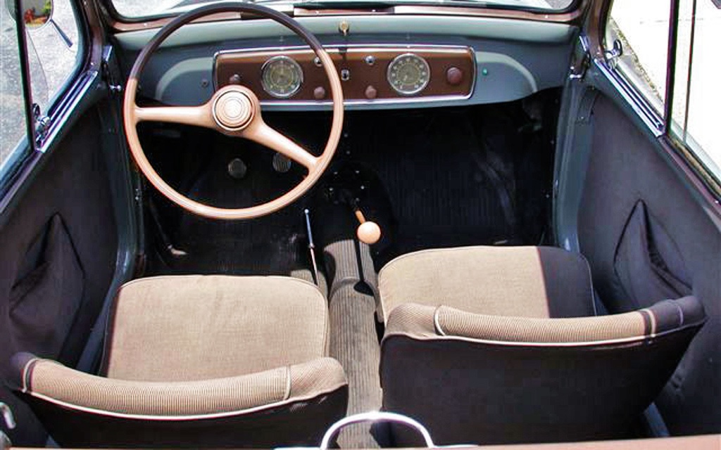 Fiat Topolino interior