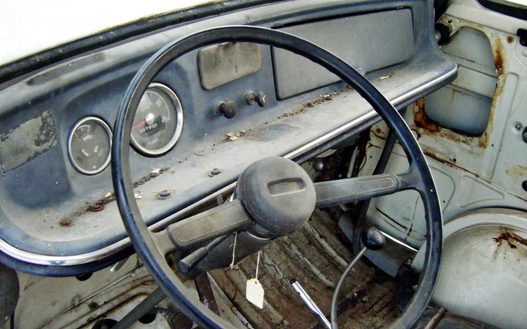 Subaru Sambar interior