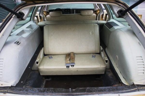 1973-chevelle-ss-wagon-jump-seat