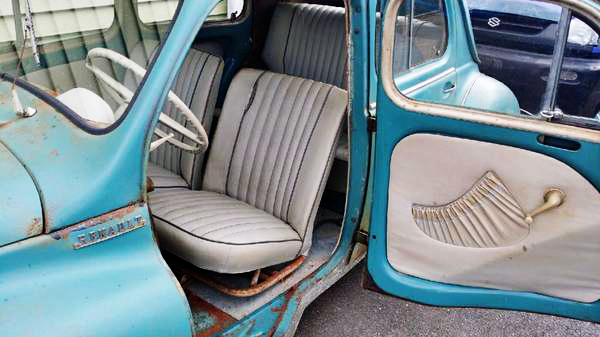 1960 Renault 4CV interior