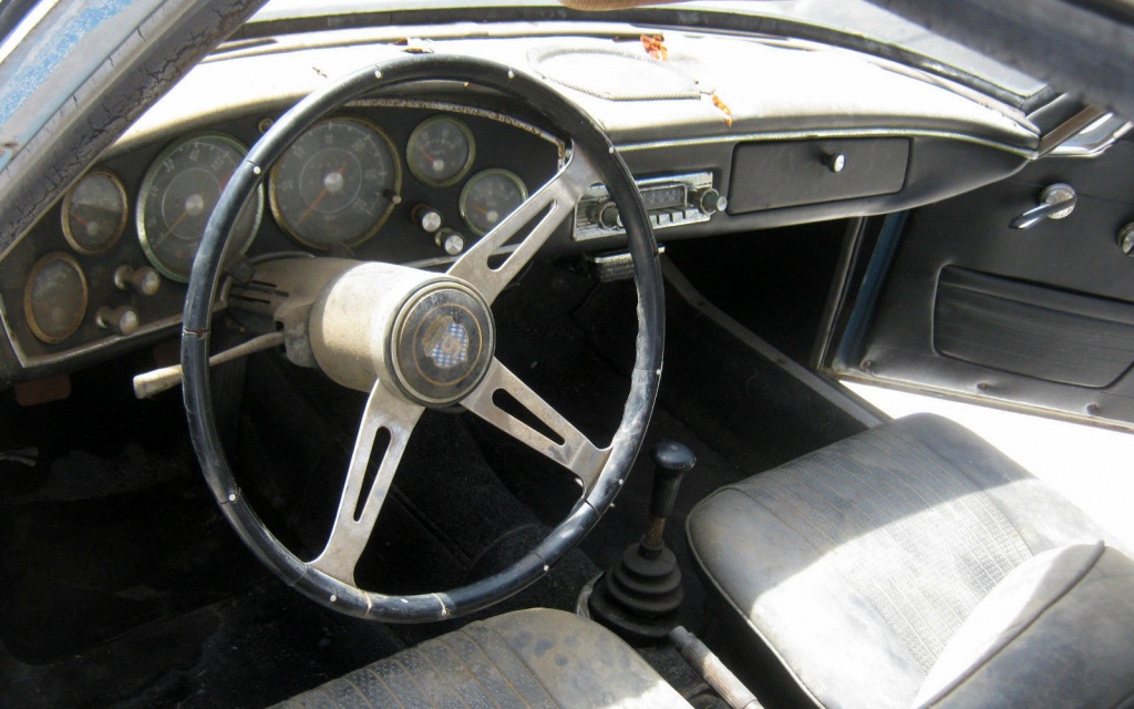 1966-glas-gt-1700-interior