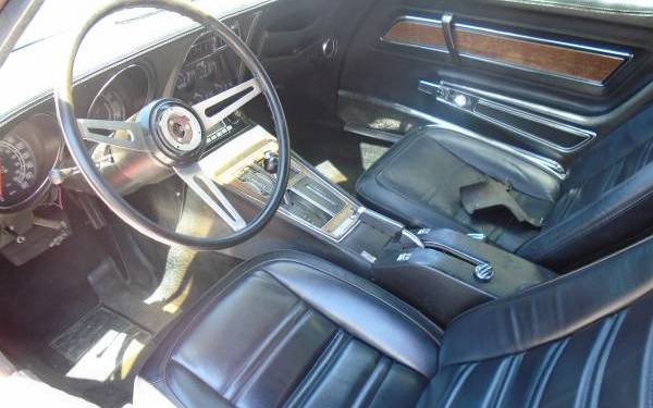 1975-corvette-interior