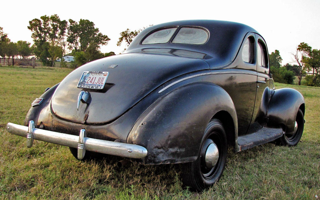 1940 Ford Standard Coupe