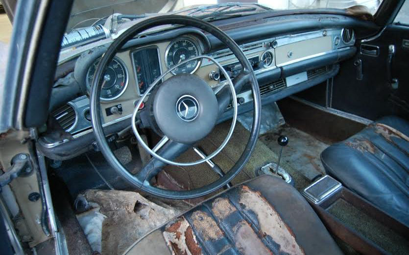 1970-Mercedes-280SL-interior