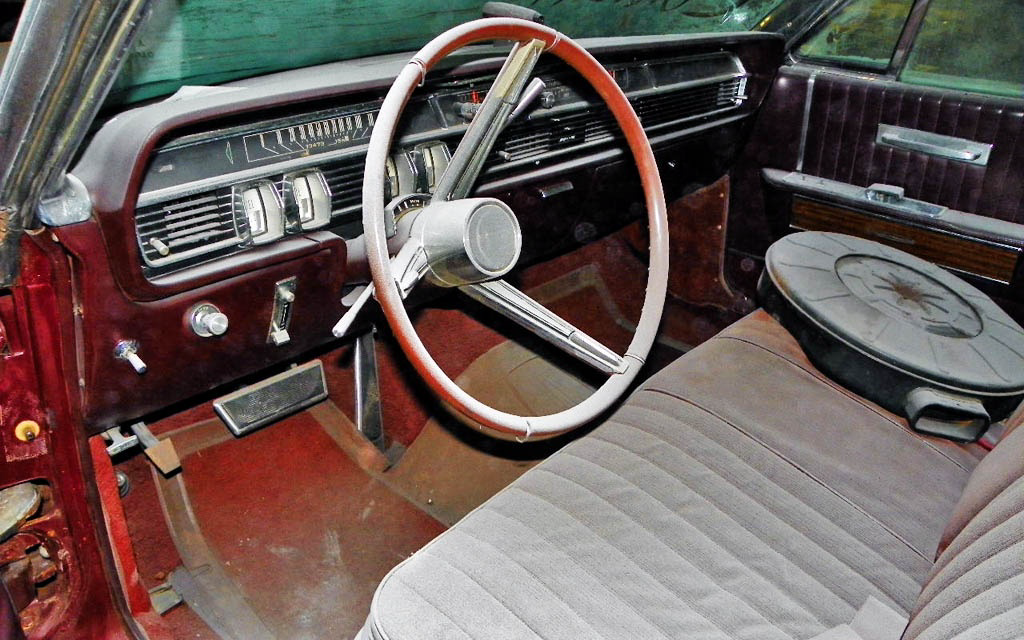 Lincoln Continental Interior